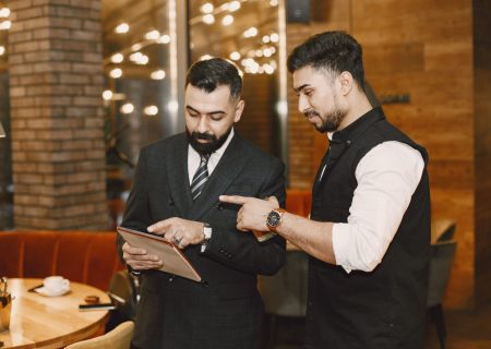 handsome-men-restaurant (1)